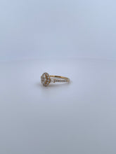 Load image into Gallery viewer, Oval Cluster- yellow gold
