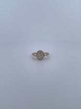 Load image into Gallery viewer, Oval Cluster- yellow gold
